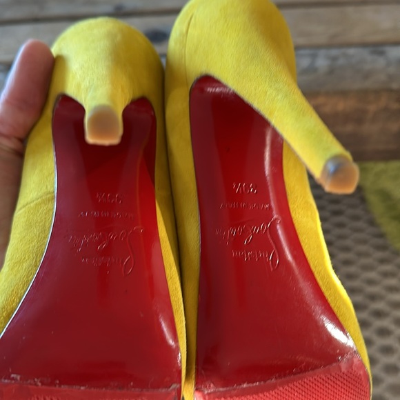 Yellow Suede Louboutin heels - Picture 9 of 10